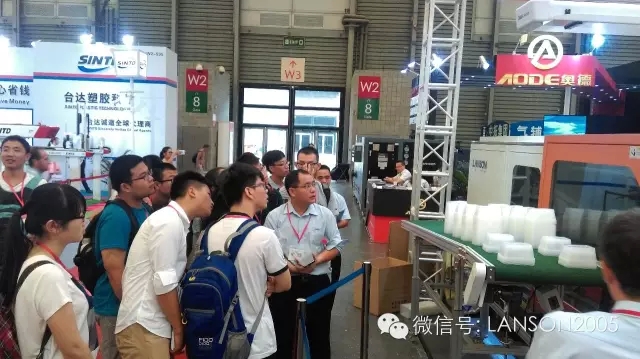 第十四届亚太塑料橡胶工业展览会实况报道——妖精视频入口在线观看技术工程师与太原理工大学师生的技术交流